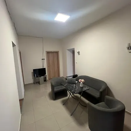 Hostel Dolphin