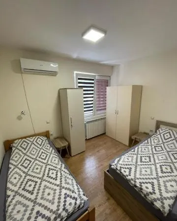 Hostel Dolphin *
